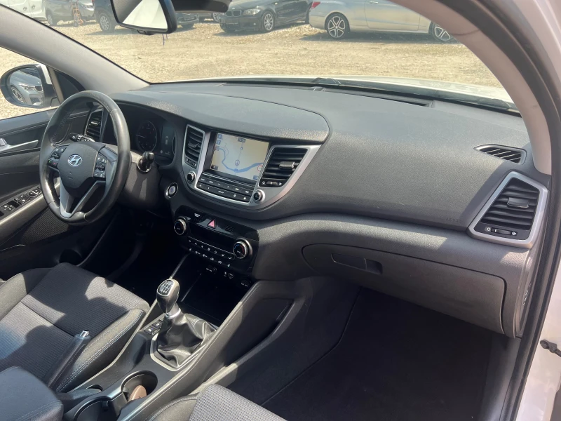 Hyundai Tucson 1.7 CRDI X POSIBLE, снимка 14 - Автомобили и джипове - 50401781