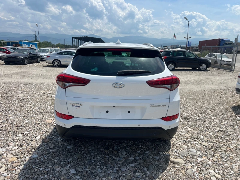 Hyundai Tucson 1.7 CRDI X POSIBLE, снимка 7 - Автомобили и джипове - 50401781