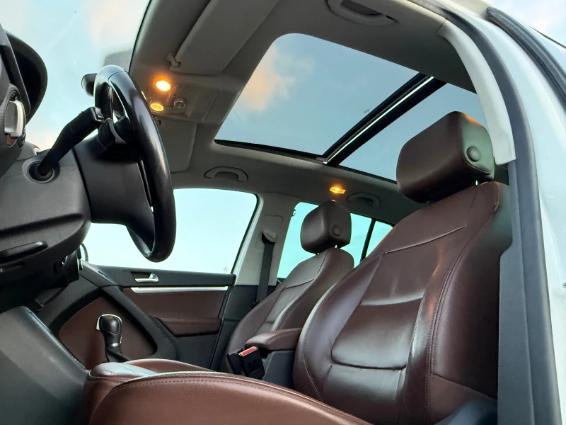 VW Tiguan 4x4 DSG ПАНОРАМА ФУЛ!, снимка 2 - Автомобили и джипове - 53194760