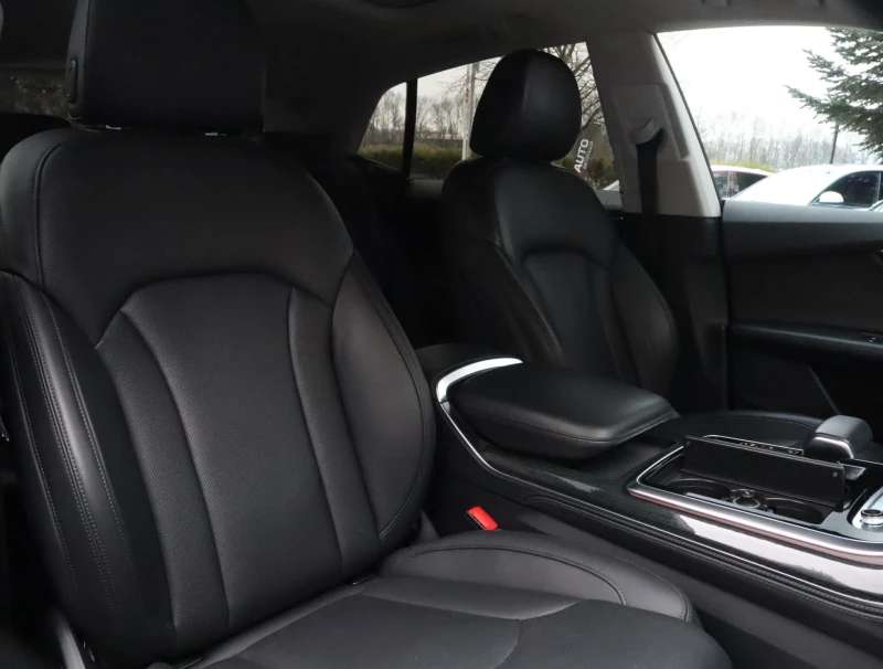 Audi Q8 50TDI/SLine/Камера 360/Панорама/Обдухване/B&O/Dist, снимка 9 - Автомобили и джипове - 53394433
