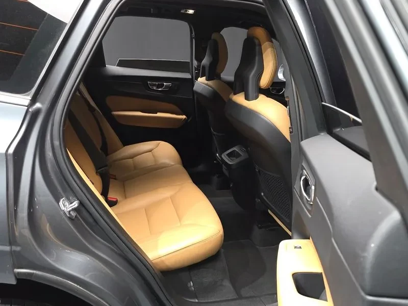 Volvo XC60 2Nd Generation D5 Momentum, снимка 12 - Автомобили и джипове - 55090029