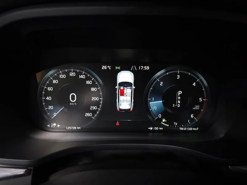 Volvo XC60 2Nd Generation D5 Momentum, снимка 8 - Автомобили и джипове - 55090029