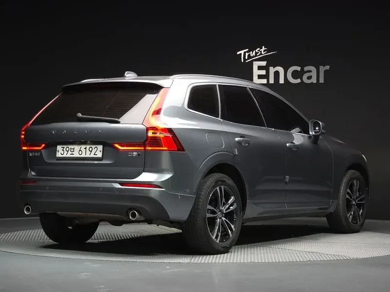 Volvo XC60 2Nd Generation D5 Momentum, снимка 2 - Автомобили и джипове - 55090029