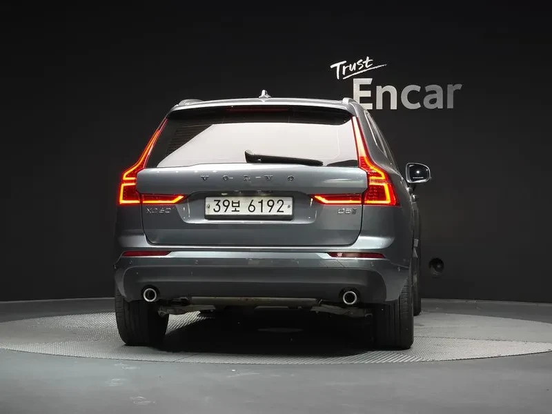 Volvo XC60 2Nd Generation D5 Momentum, снимка 4 - Автомобили и джипове - 55090029