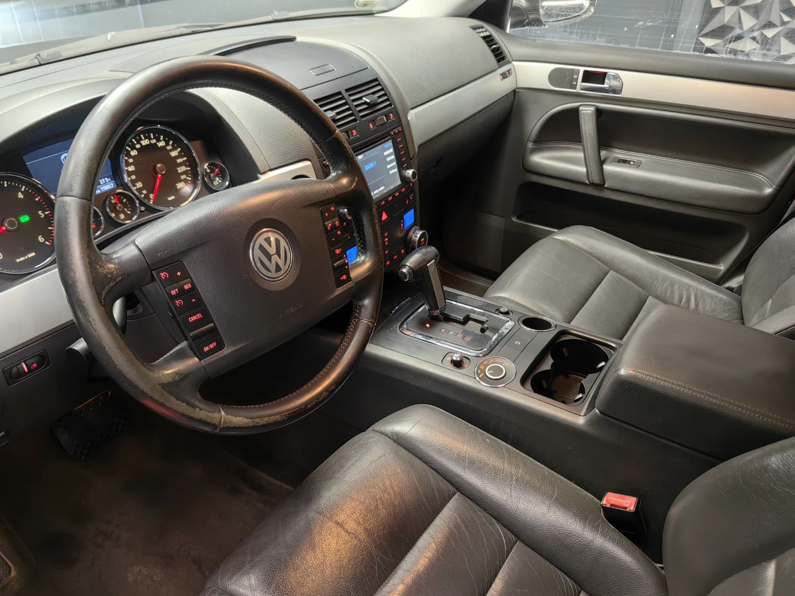 VW Touareg 3.0 V6 TDI ПРУЖИНИ* ОБСЛУЖЕН* РЕГР* ТЕГЛИЧ - изображение 7