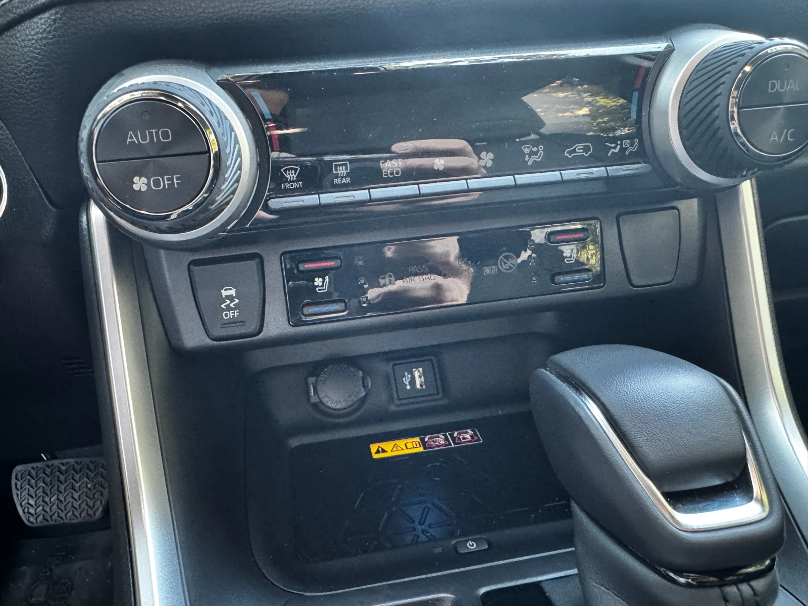 Toyota Rav4 Luxury Premium - изображение 9