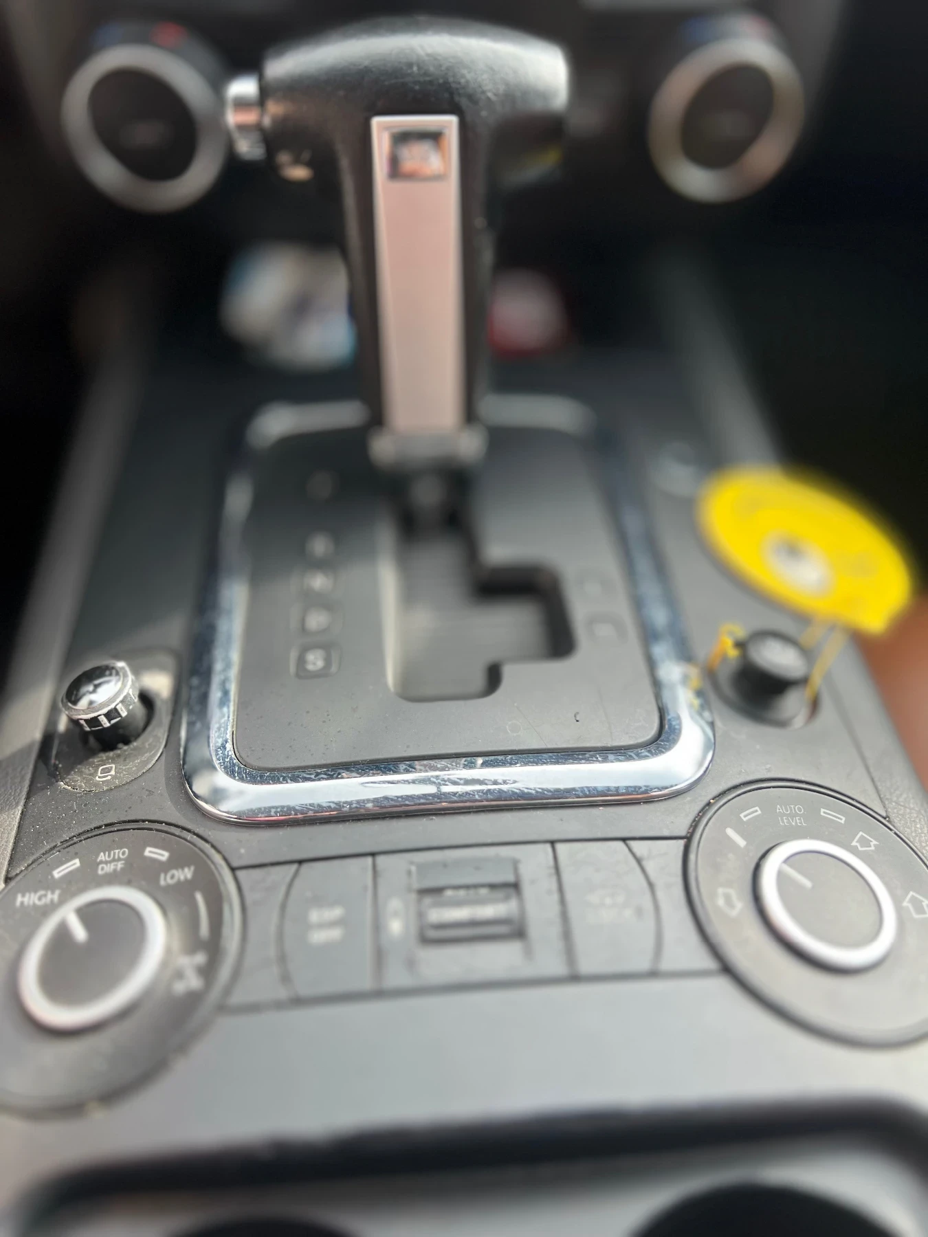 VW Touareg 3.2 V6 241!!!, снимка 14 - Автомобили и джипове - 54073806