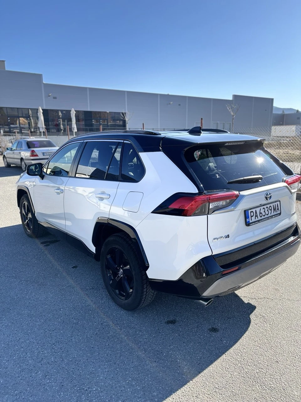 Toyota Rav4 4x4 Hybrid - изображение 8