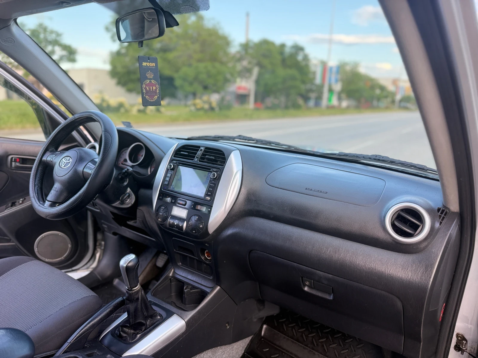 Toyota Rav4 20 anniversary* НАВИ* КЛИМАТРОНИК* КЪСА БАЗА* УНИК, снимка 9 - Автомобили и джипове - 54578997