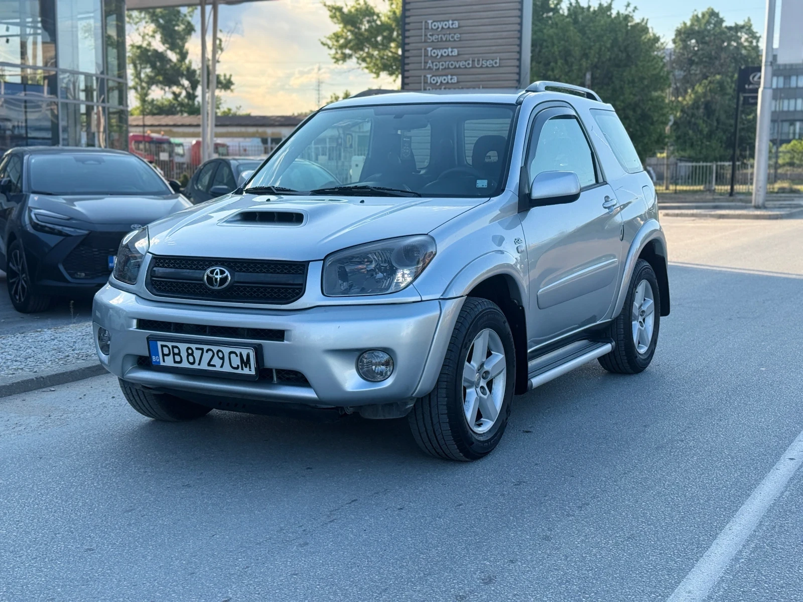 Toyota Rav4 20 anniversary* НАВИ* КЛИМАТРОНИК* КЪСА БАЗА* УНИК, снимка 3 - Автомобили и джипове - 54578997