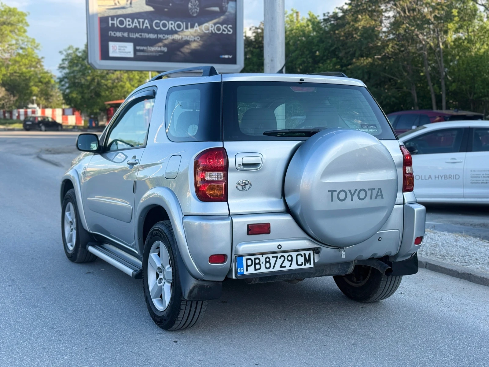 Toyota Rav4 20 anniversary* НАВИ* КЛИМАТРОНИК* КЪСА БАЗА* УНИК, снимка 4 - Автомобили и джипове - 54578997