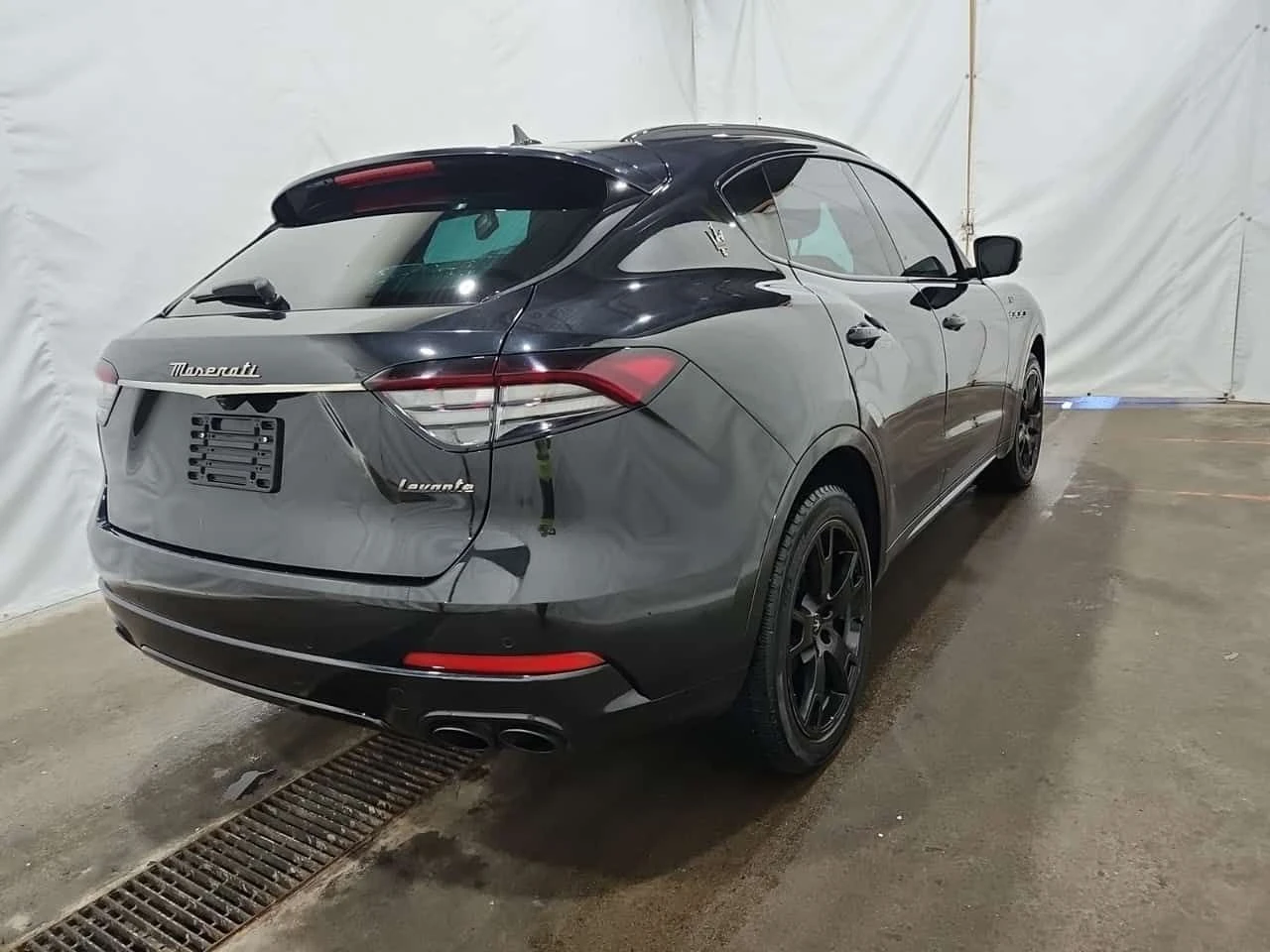 Maserati Levante  GT| 360| ОБДУХВАНЕ| 2 КЛЮЧА| 2 ЧИФТА ГУМИ| , снимка 3 - Автомобили и джипове - 54650957