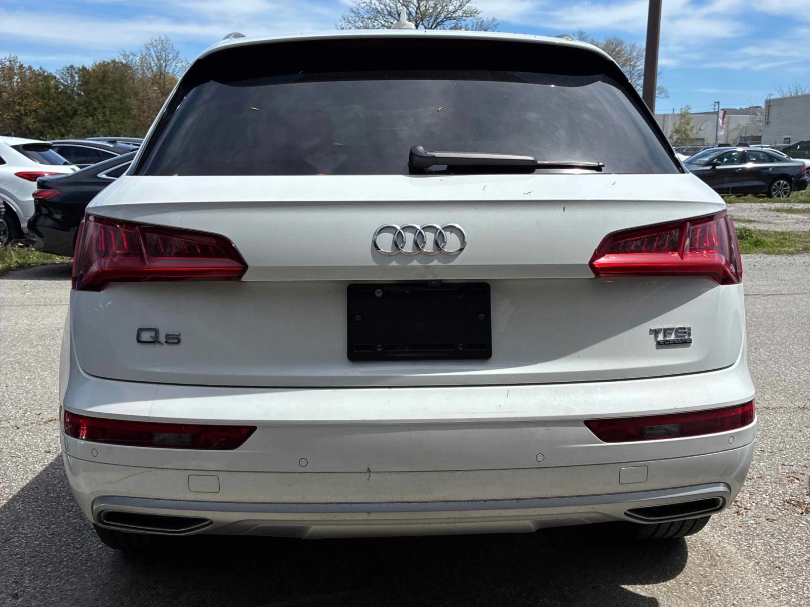 Audi Q5 TECHNIK * ПОДГРЕВ * ПАНОРАМА * 360 * CARFAX, снимка 4 - Автомобили и джипове - 54654792
