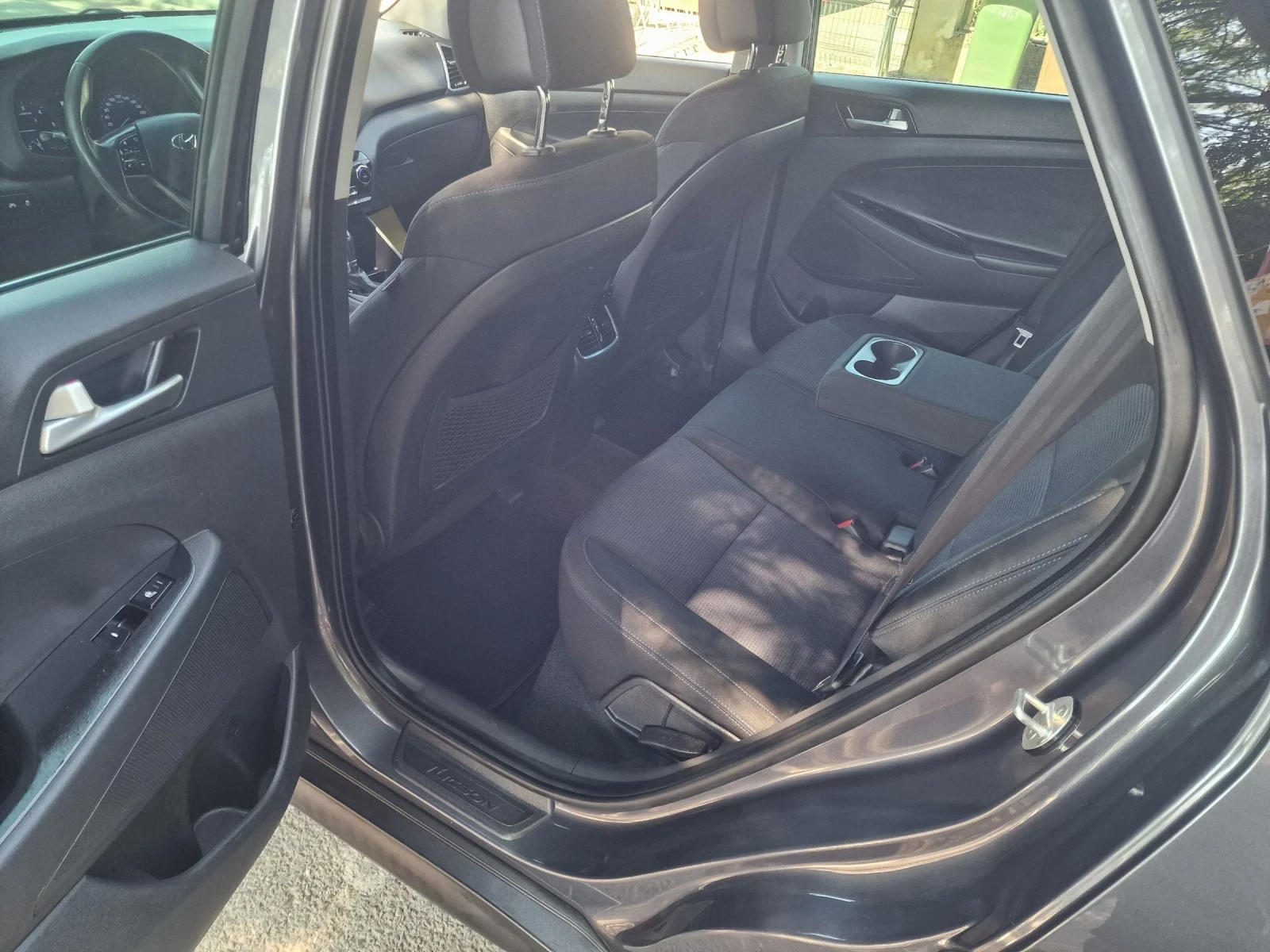 Hyundai Tucson 1.7-AVTOMAT-7-SPEED, снимка 11 - Автомобили и джипове - 55295800