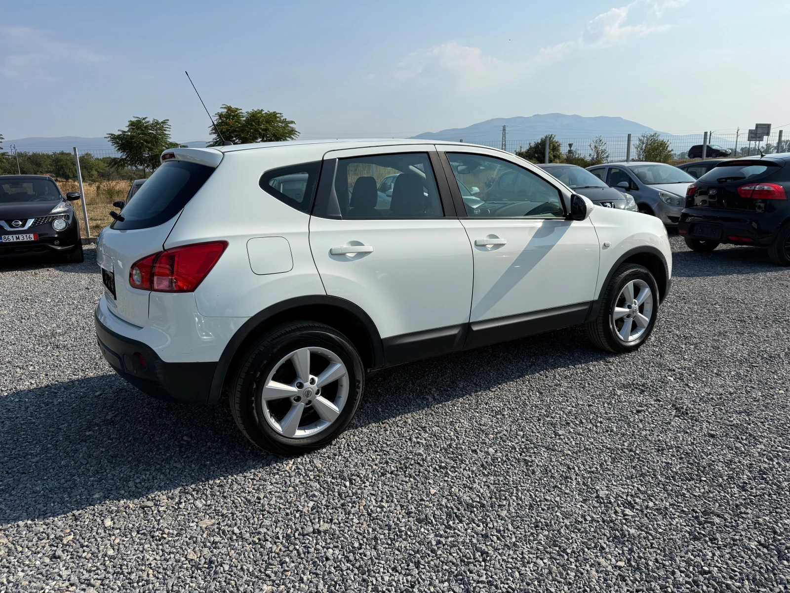 Nissan Qashqai 1.6 I EVRO 4, снимка 8 - Автомобили и джипове - 55799767