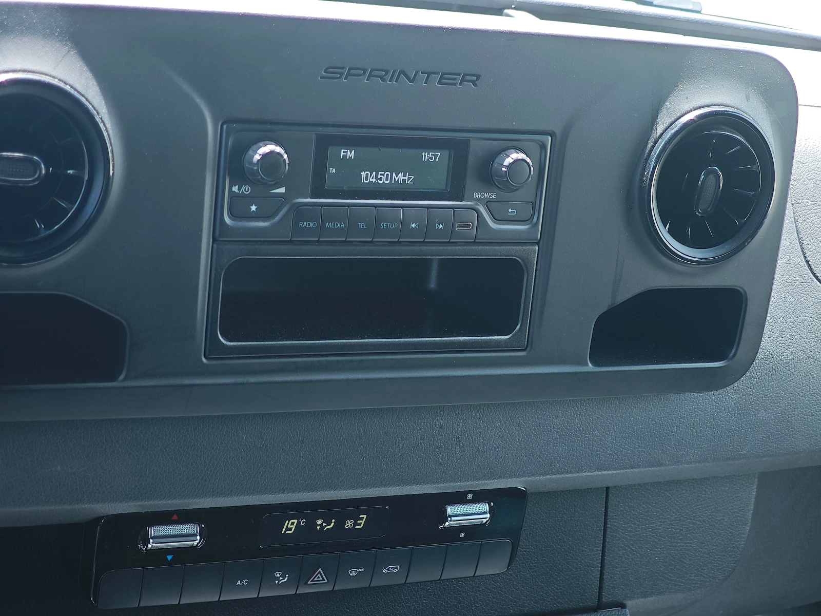 Mercedes-Benz Sprinter 55KW Electric Camera Clima, снимка 11 - Бусове и автобуси - 54593628