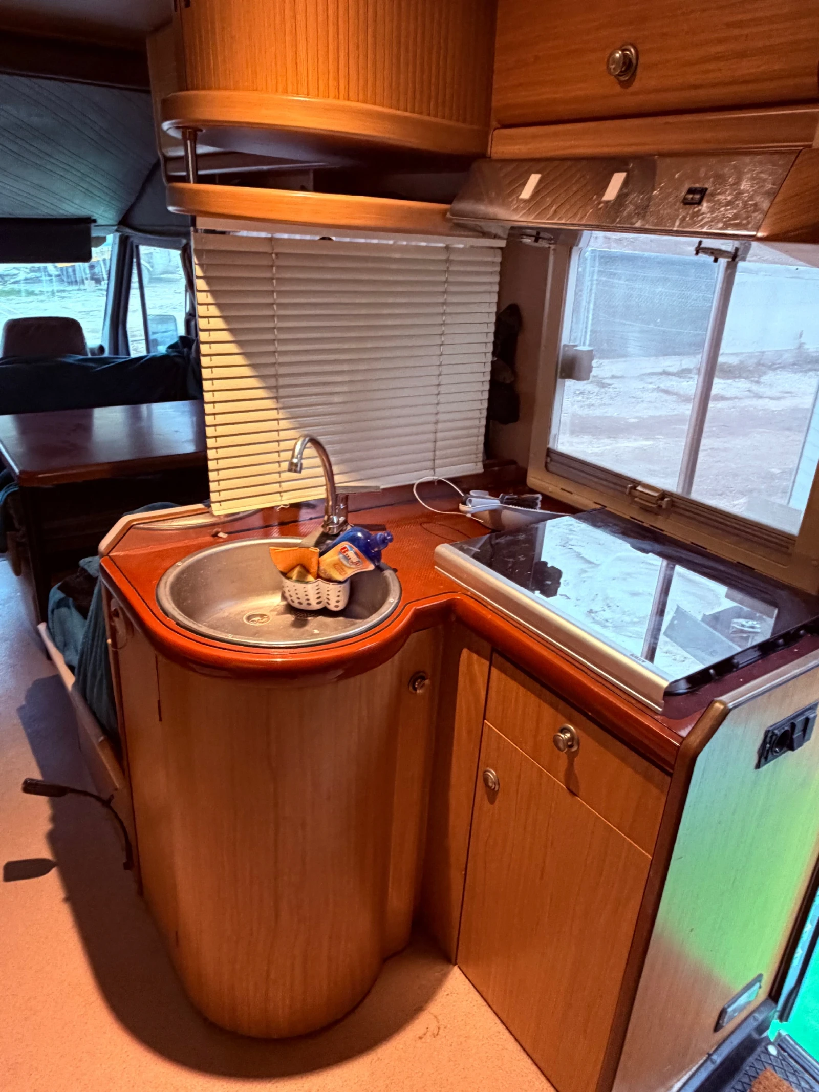 Кемпер Laika Iveco Deily, снимка 13 - Каравани и кемпери - 53753943