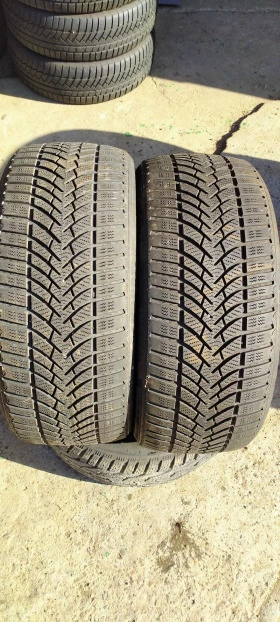      235/35R19