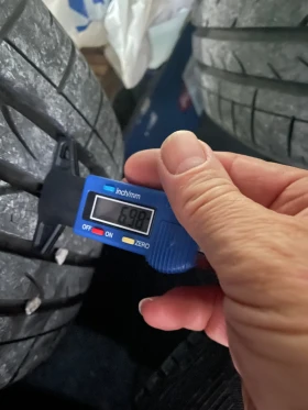 Гуми Летни 255/40R18, снимка 2 - Гуми и джанти - 53641238