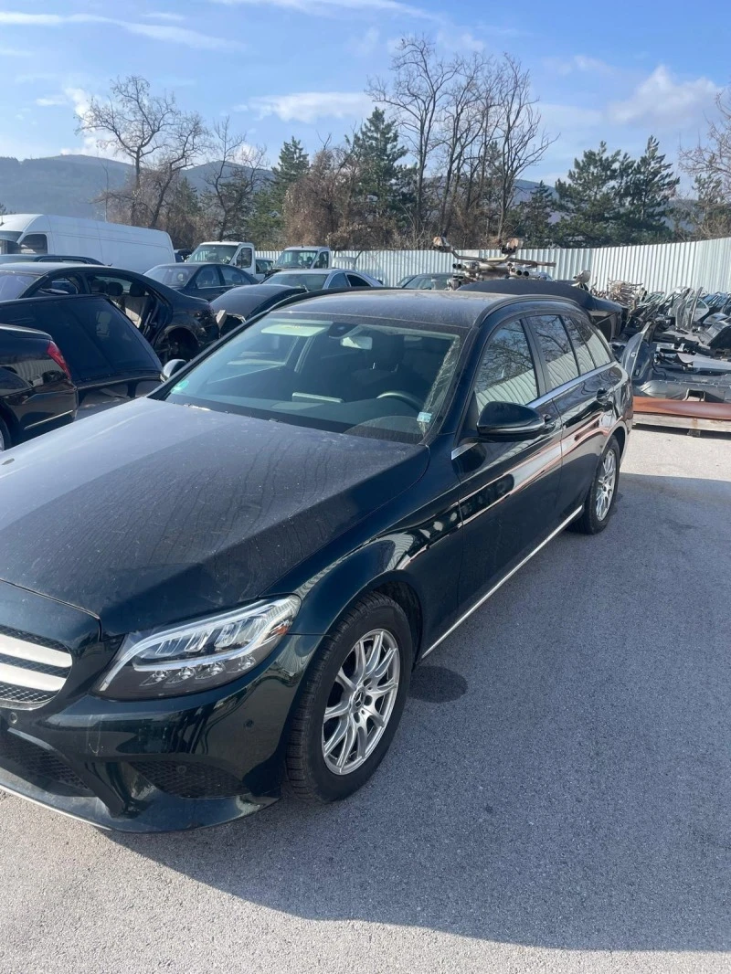 Mercedes-Benz C 220, снимка 2 - Автомобили и джипове - 47090650