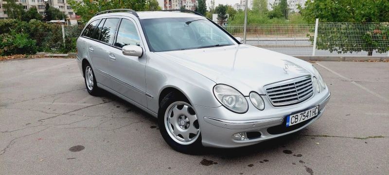 Mercedes-Benz E 240 Elegance 4matic, снимка 6 - Автомобили и джипове - 47098929