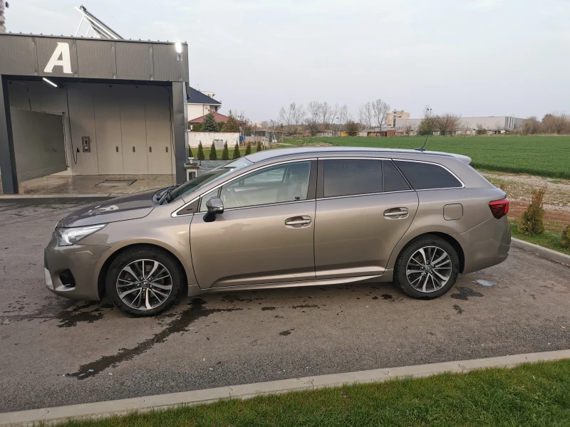 Toyota Avensis, снимка 6 - Автомобили и джипове - 47470611