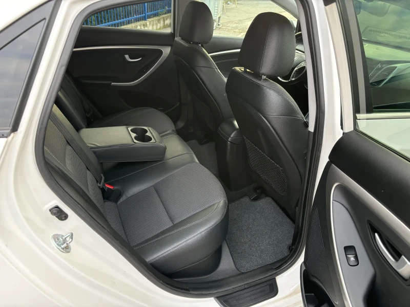 Hyundai I30 1.6i SWISS, снимка 7 - Автомобили и джипове - 48118041