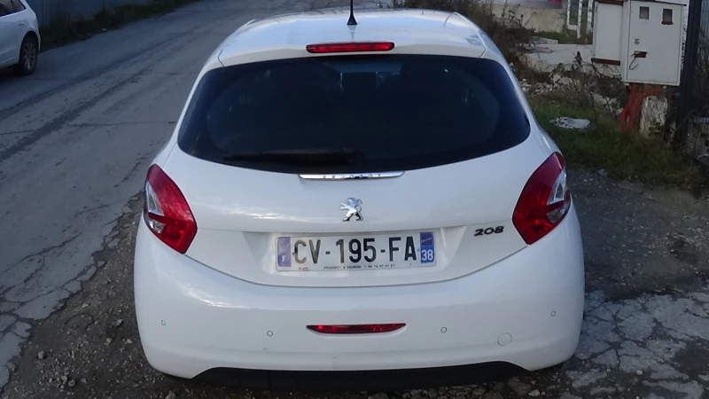 Peugeot 208, снимка 5 - Автомобили и джипове - 48444040