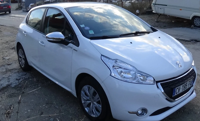 Peugeot 208, снимка 7 - Автомобили и джипове - 48444040