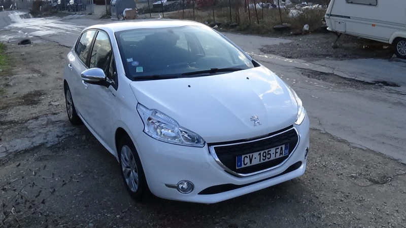 Peugeot 208, снимка 1 - Автомобили и джипове - 48444040