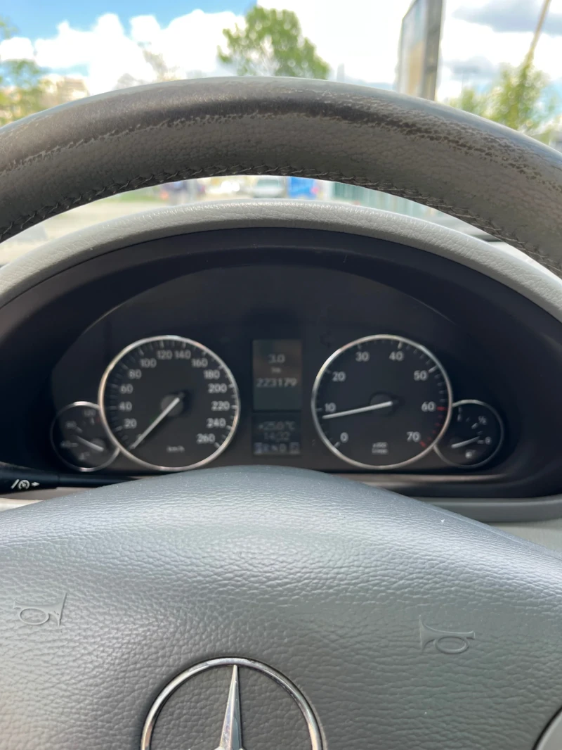 Mercedes-Benz C 320 4 matic, снимка 14 - Автомобили и джипове - 52502457