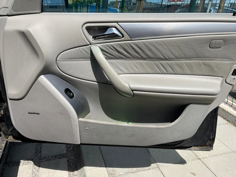 Mercedes-Benz C 320 4 matic, снимка 9 - Автомобили и джипове - 52502457