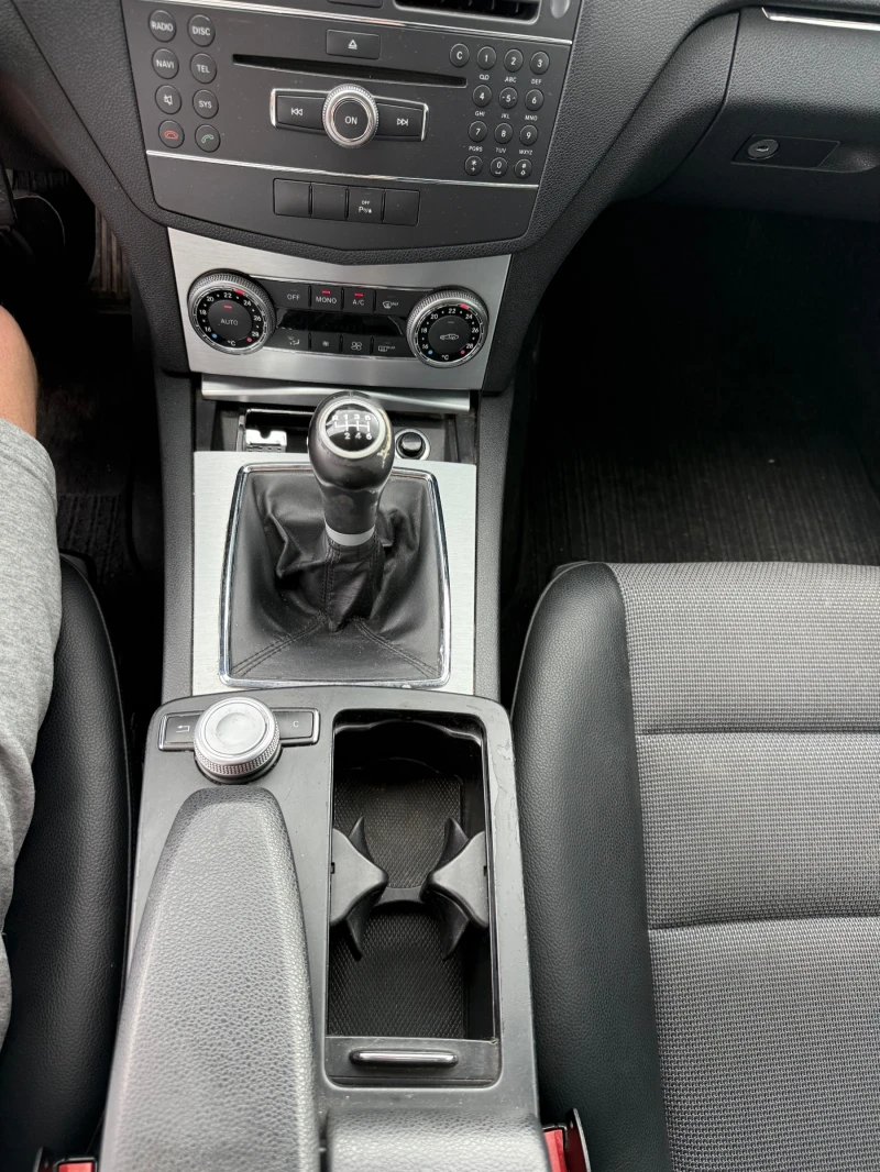 Mercedes-Benz C 200, снимка 14 - Автомобили и джипове - 52477890