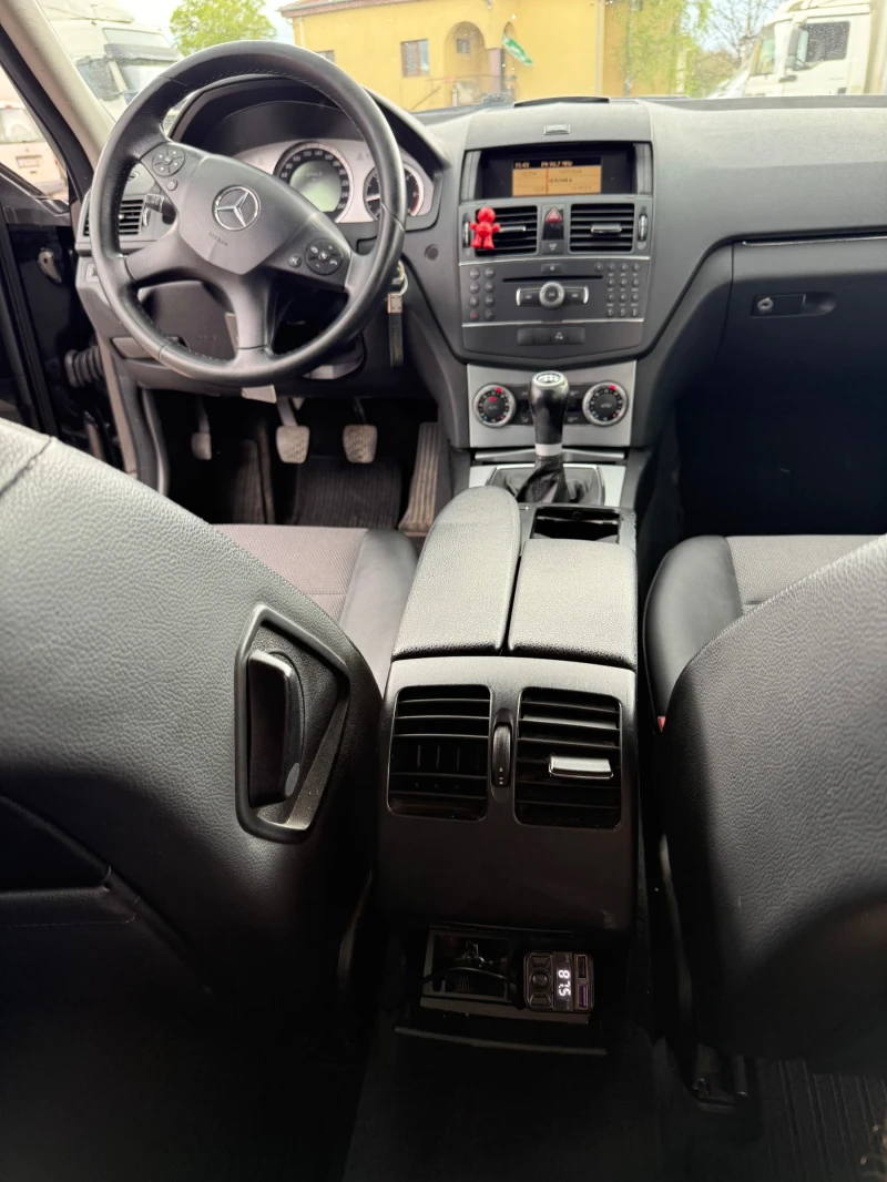 Mercedes-Benz C 200, снимка 15 - Автомобили и джипове - 52477890