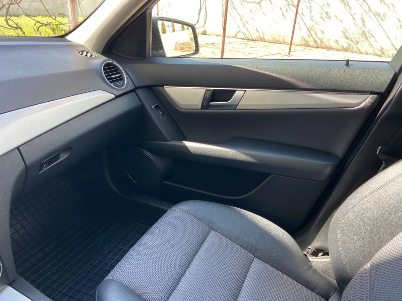 Mercedes-Benz C 220 CDI, снимка 10 - Автомобили и джипове - 52997130