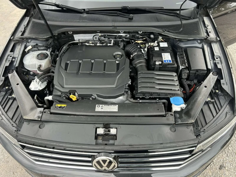 VW Passat 2.0 TDI 150 * DSG * ACC * NAVI * FULL LED * EURO 6, снимка 17 - Автомобили и джипове - 52113805