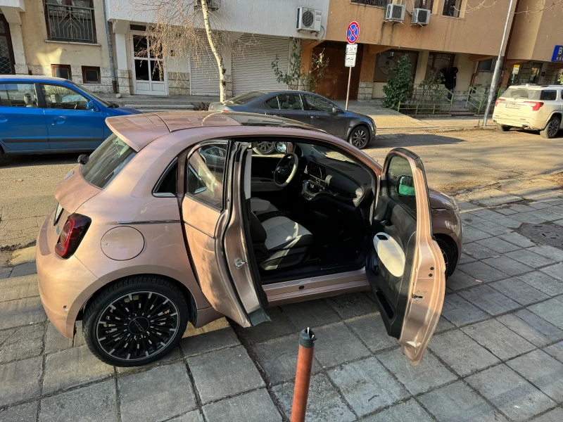 Fiat 500e La Prima by Bocelli 3+ 1, снимка 6 - Автомобили и джипове - 53138449