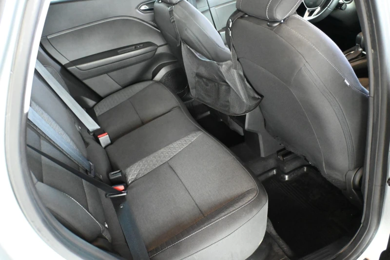 Renault Captur, снимка 11 - Автомобили и джипове - 53500332