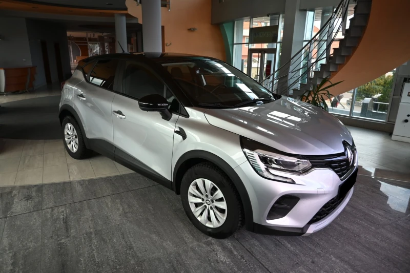 Renault Captur, снимка 6 - Автомобили и джипове - 53500332