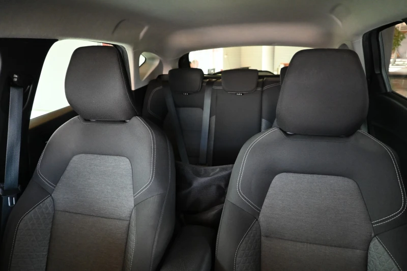 Renault Captur, снимка 12 - Автомобили и джипове - 53500332