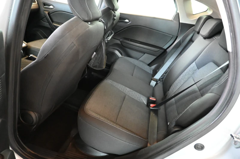 Renault Captur, снимка 15 - Автомобили и джипове - 53500332