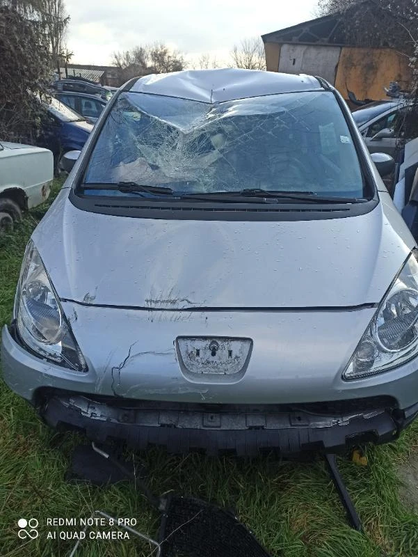 Peugeot 1007 1.6 16v робот, снимка 2 - Автомобили и джипове - 45782378