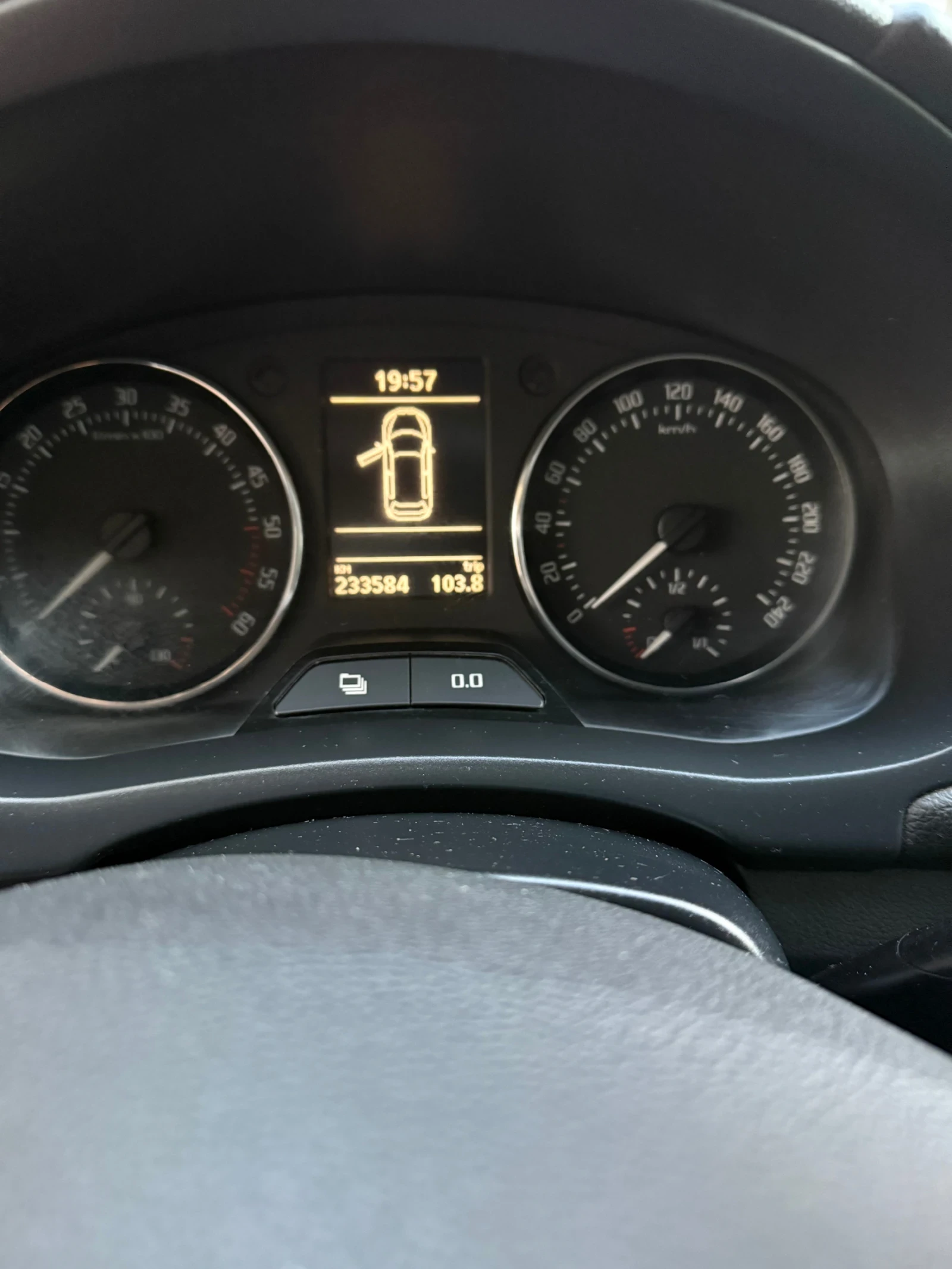 Skoda Fabia  - изображение 8
