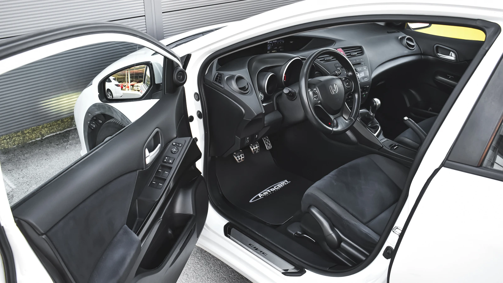 Honda Civic 1.8 i-VTEC - изображение 8