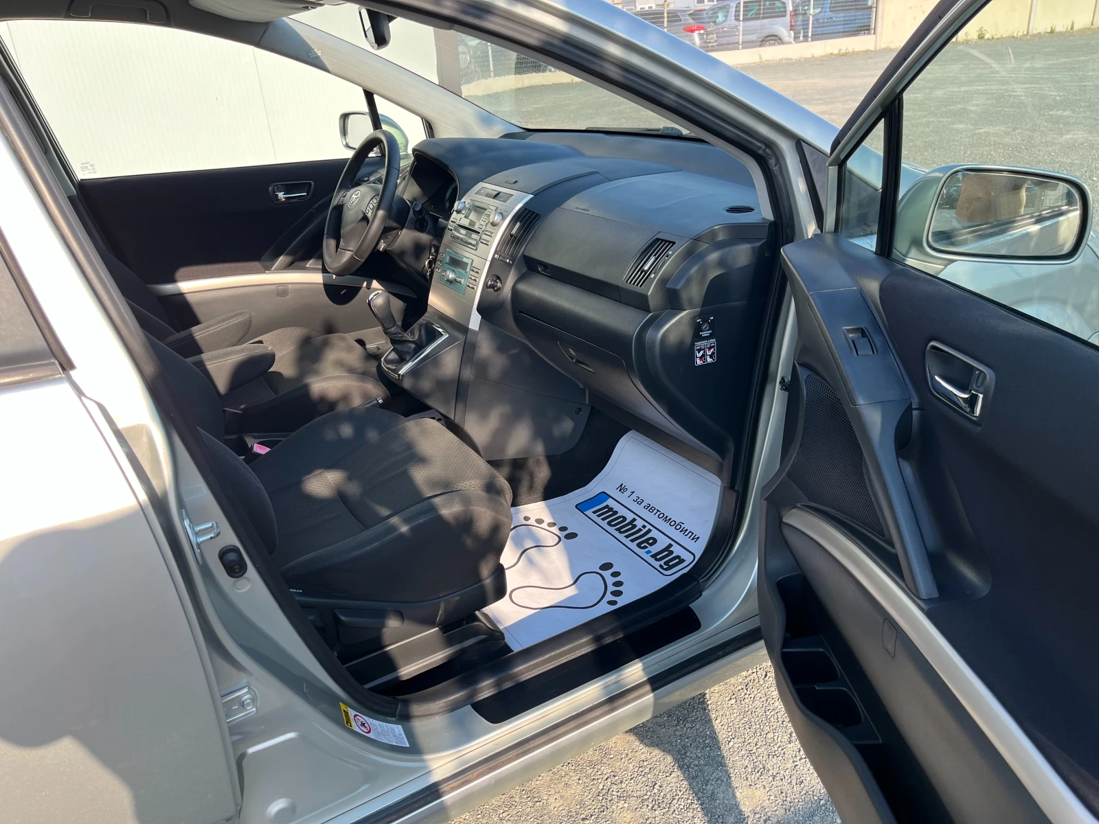 Toyota Corolla verso 2.0D4D - изображение 7