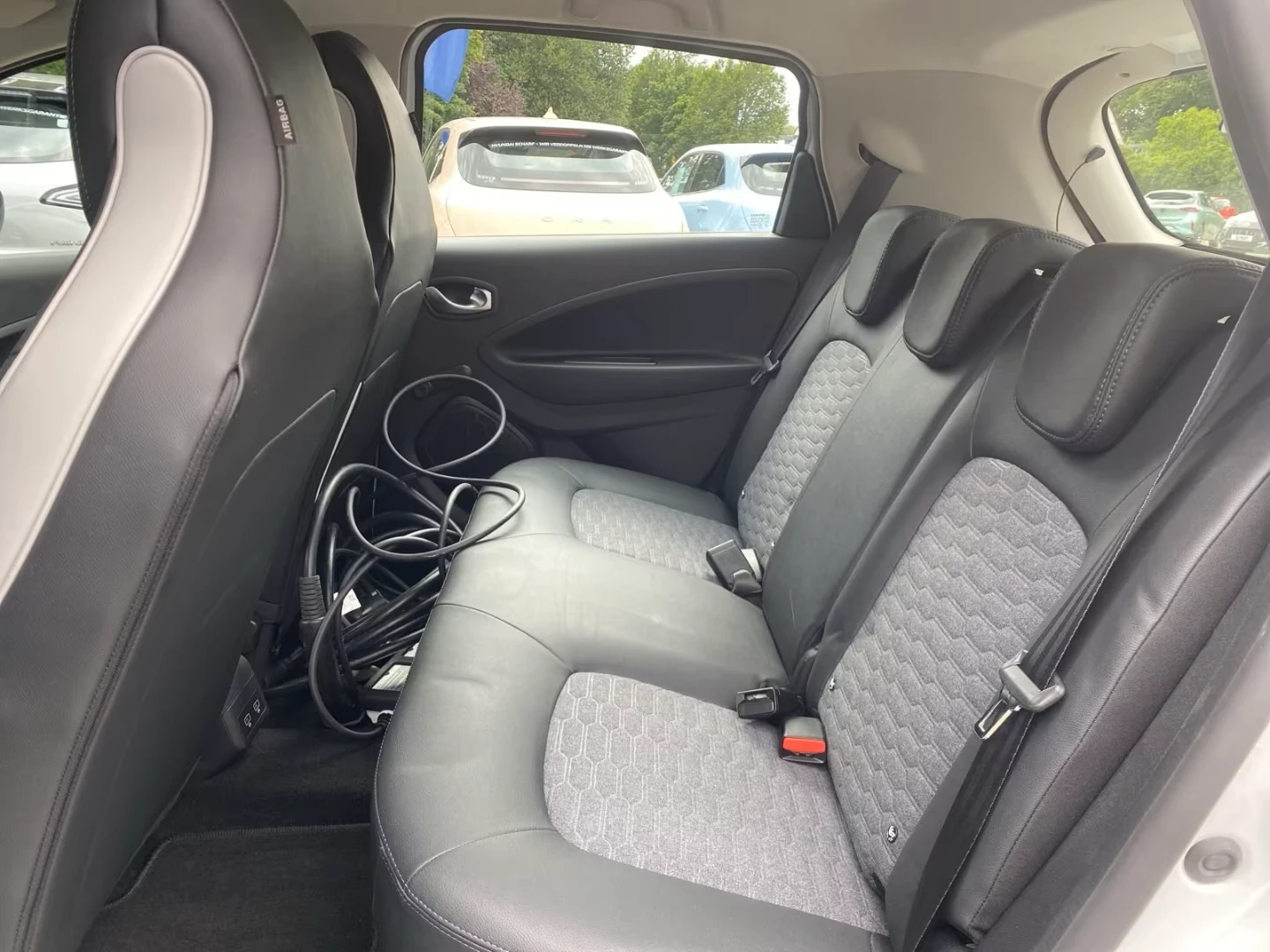 Renault Zoe 52kWh_Камера_Пред/Зад.пактр_SoH 97%_Безж.зар - изображение 7