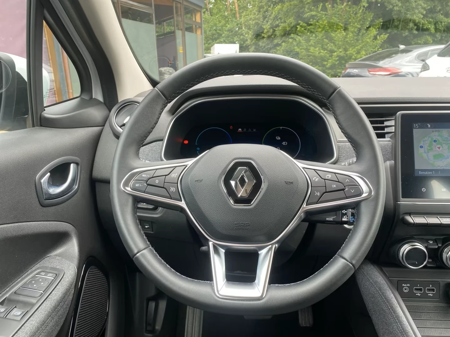 Renault Zoe 52kWh_Камера_Пред/Зад.пактр_SoH 97%_Безж.зар - изображение 5