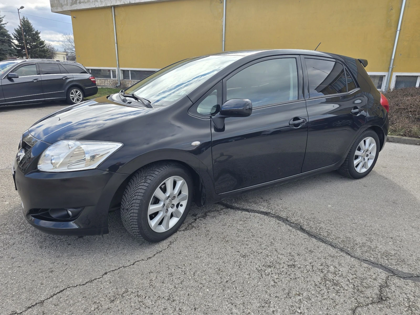 Toyota Auris 1.6i, 124к.с ГАЗ/БЕНЗИН - изображение 2