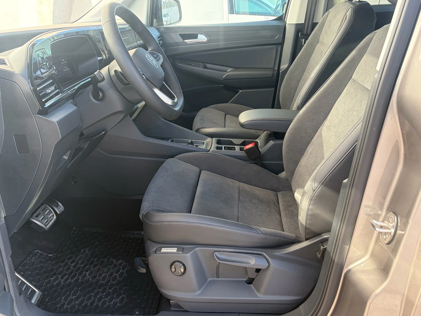 VW Caddy Style Maxi eHybrid 7 ����� | Mobile.bg � ����������� 5