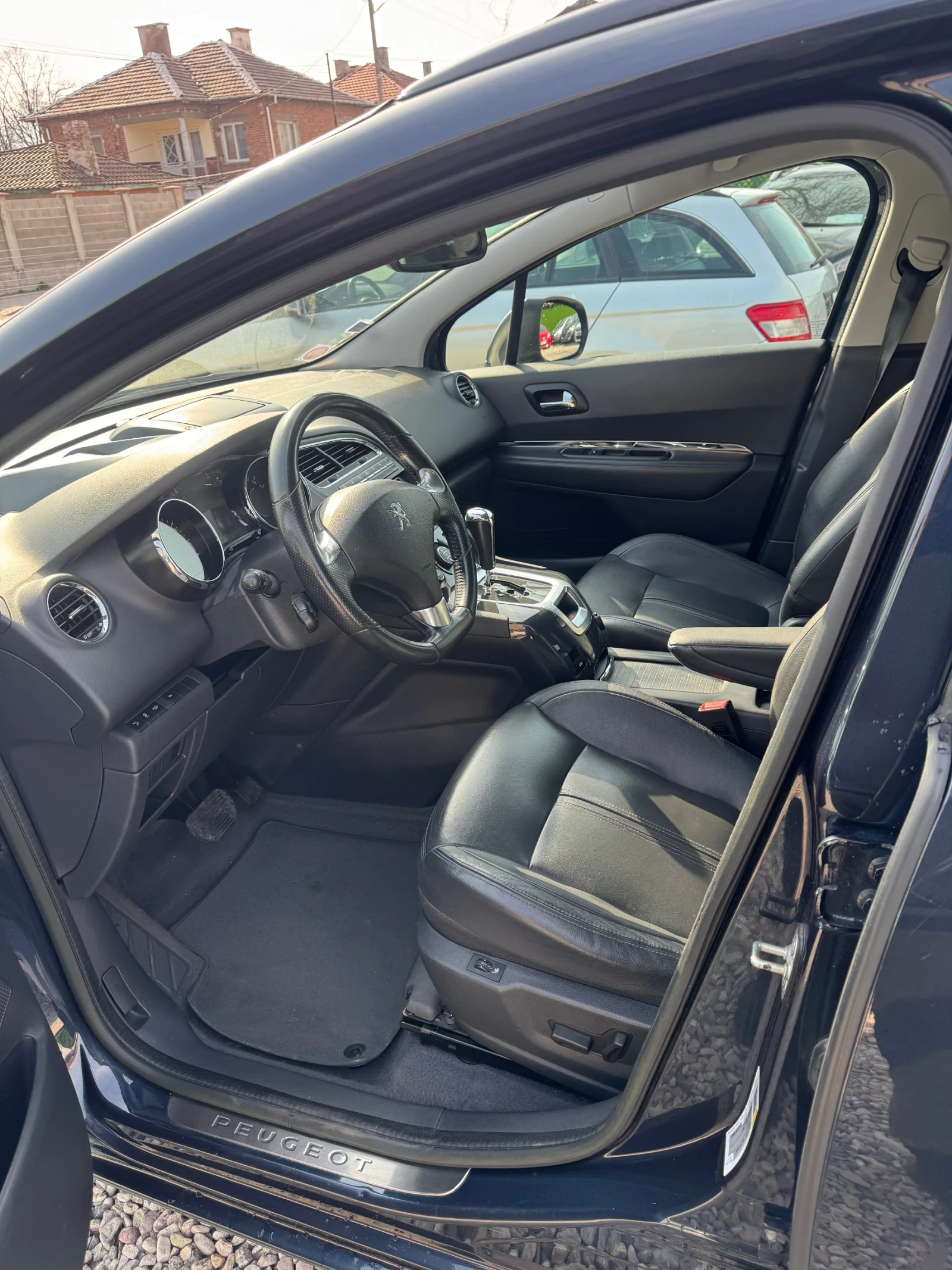Peugeot 5008 Millesim 200 / Кожа / Подгрев / Дистроник  - изображение 8